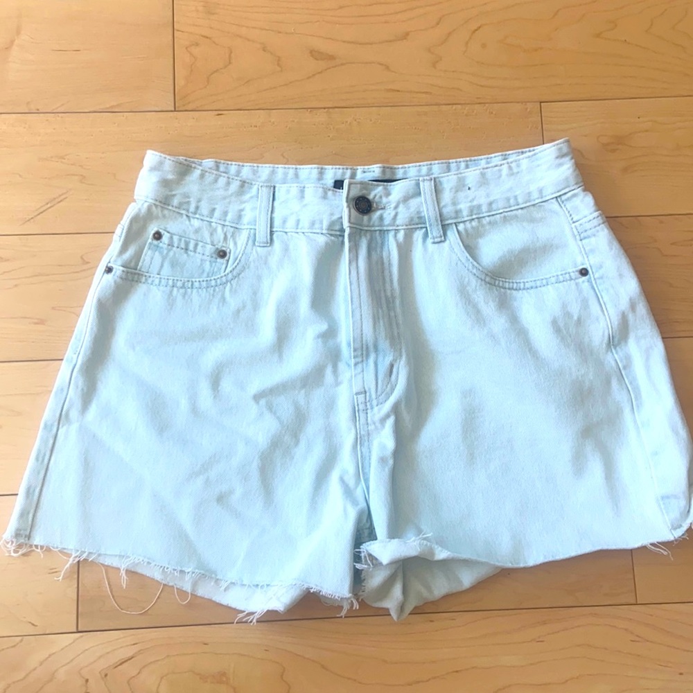 Princess Polly x Lioness Light wash Denim shorts brand new